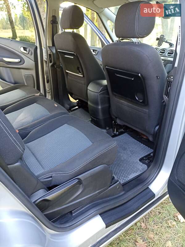 Минивэн Ford S-Max 2013 в Коростене