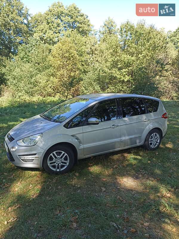 Минивэн Ford S-Max 2013 в Коростене
