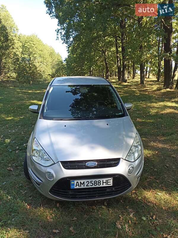 Минивэн Ford S-Max 2013 в Коростене