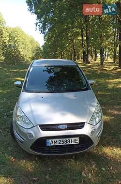 Мінівен Ford S-Max 2013 в 