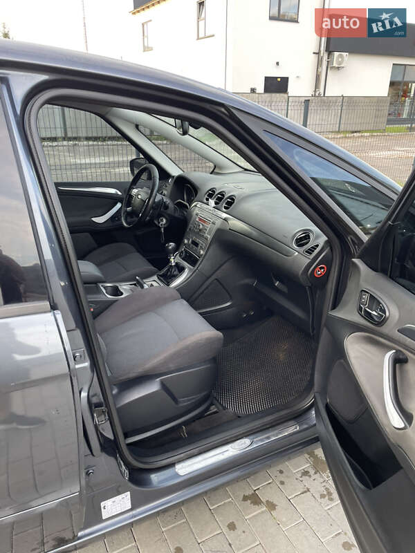 Минивэн Ford S-Max 2007 в Березному