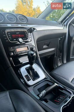 Мінівен Ford S-Max 2013 в 