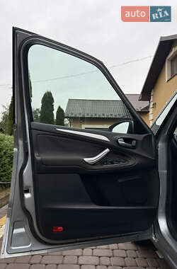 Минивэн Ford S-Max 2007 в 