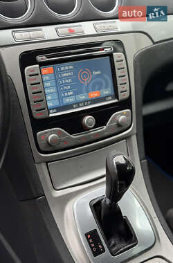 Минивэн Ford S-Max 2007 в 