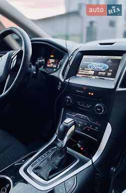 Минивэн Ford S-Max 2015 в 