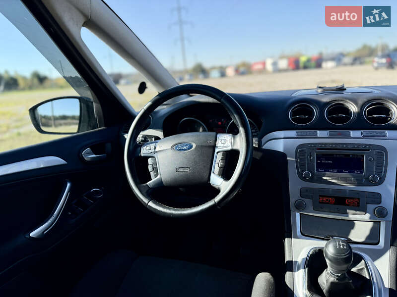 Минивэн Ford S-Max 2009 в Новояворовске фото 33 Минивэн Ford S-Max 2009 в Новояворовске
