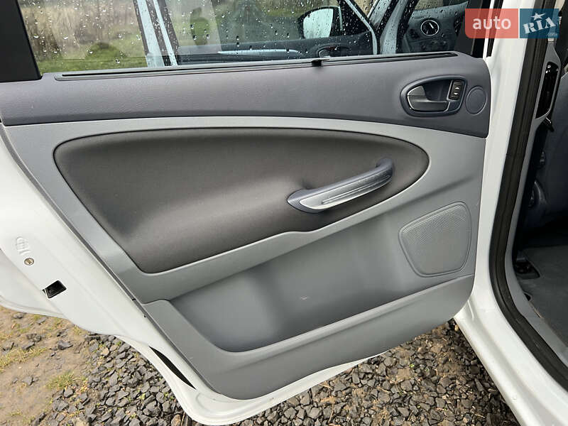 Минивэн Ford S-Max 2009 в Луцке