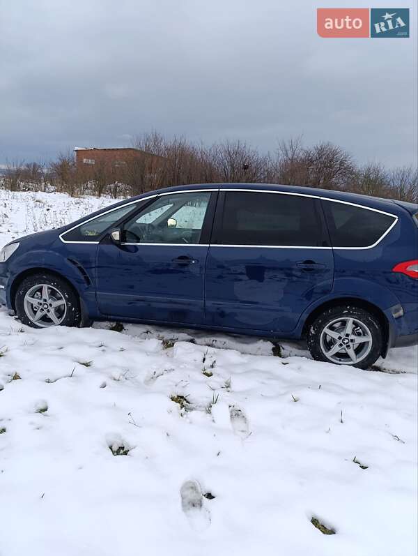 Минивэн Ford S-Max 2010 в Щирце