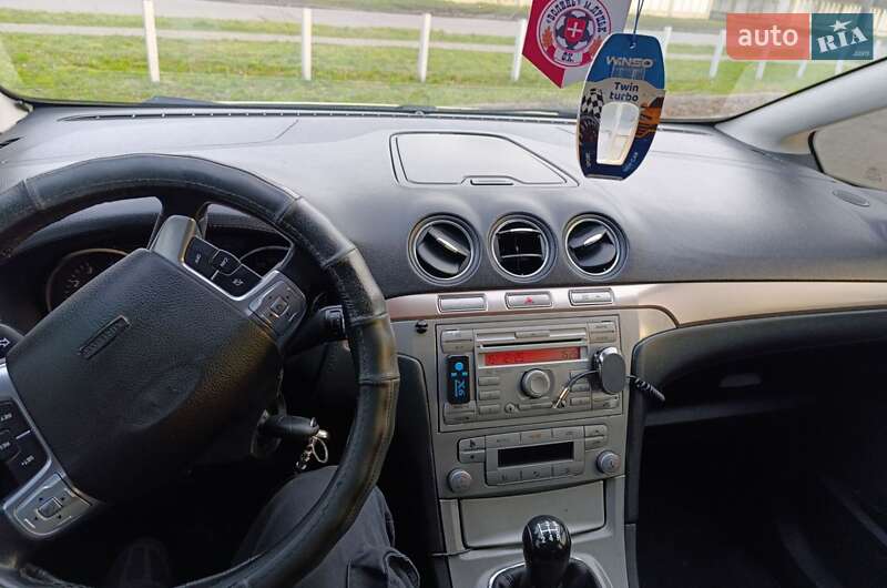 Минивэн Ford S-Max 2006 в Владимире