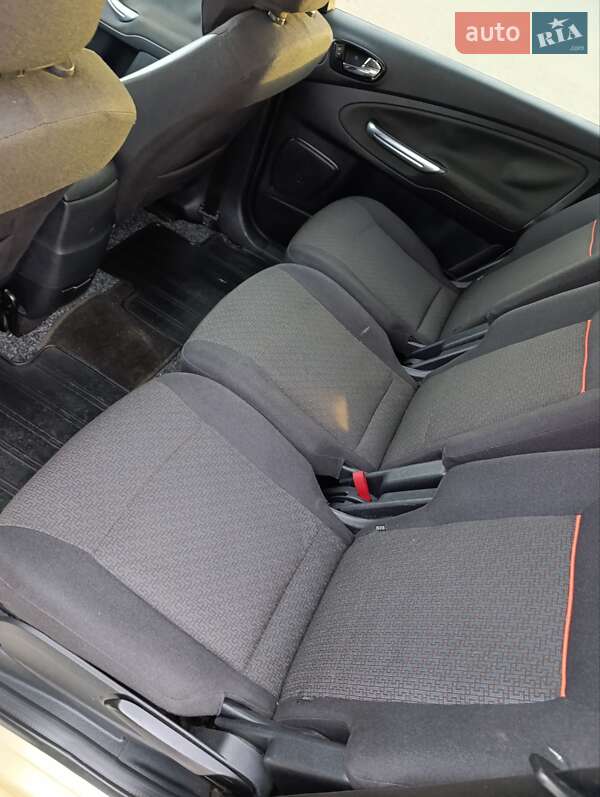 Минивэн Ford S-Max 2006 в Владимире