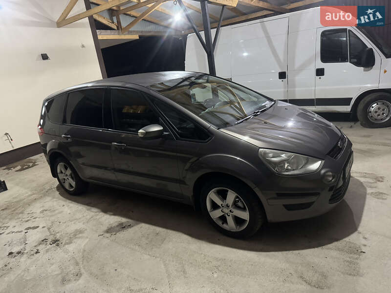 Минивэн Ford S-Max 2012 в Снятине