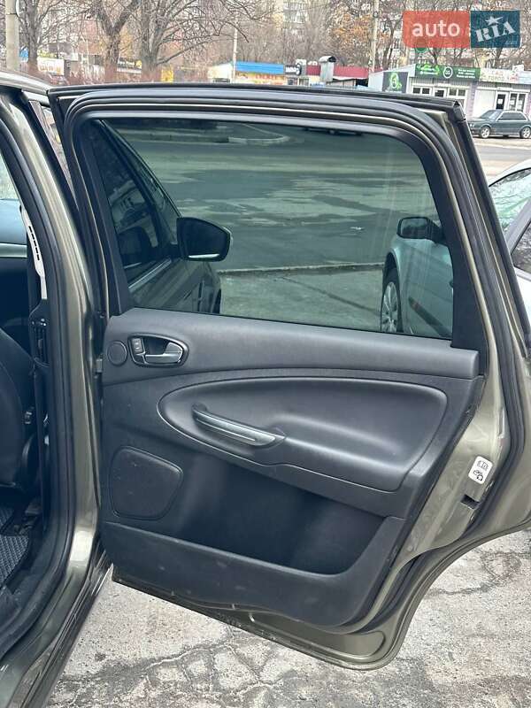 Минивэн Ford S-Max 2010 в Днепре фото 3 Минивэн Ford S-Max 2010 в Днепре