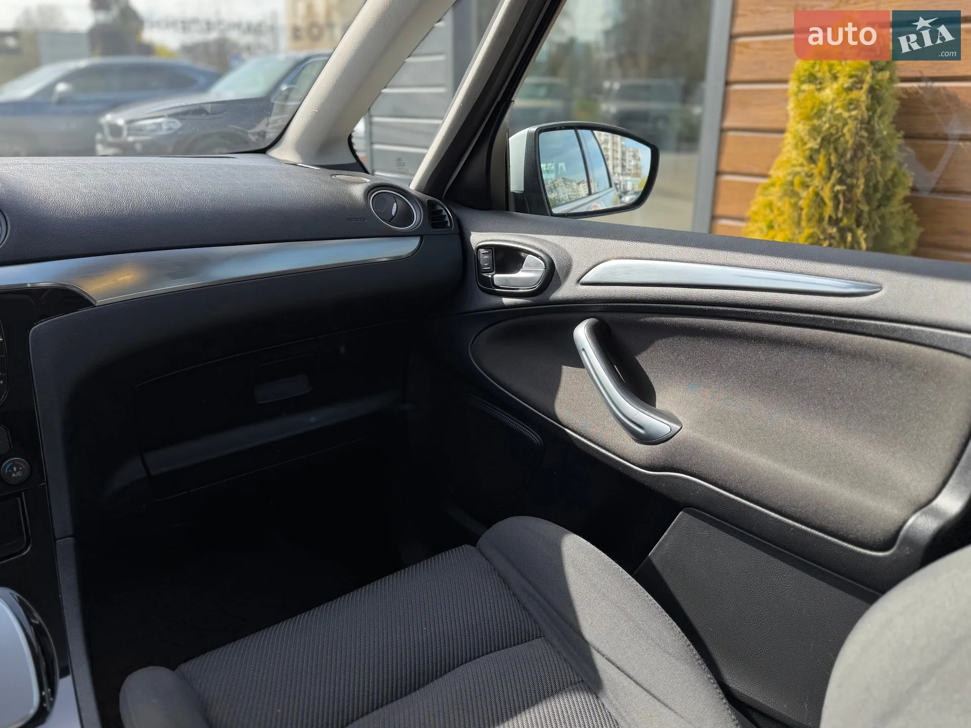 2011 Ford S-MAX - мініатюра 42