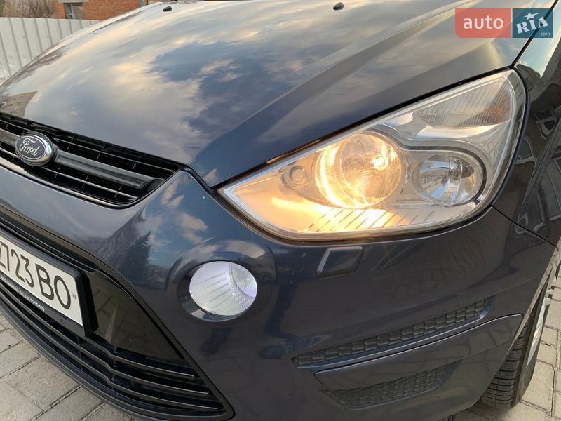 Минивэн Ford S-Max 2011 в Сумах