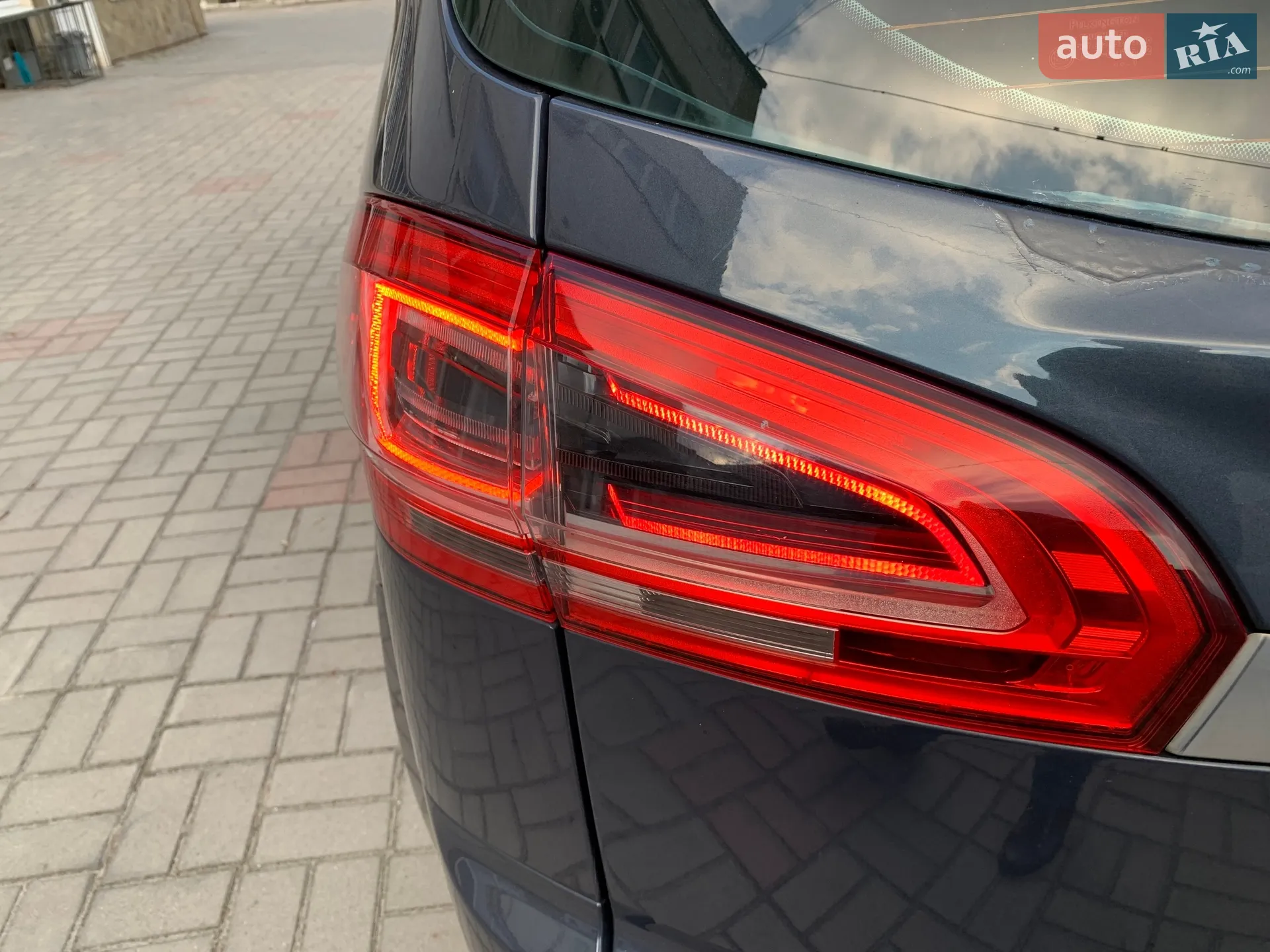 2011 Ford S-MAX - мініатюра 20