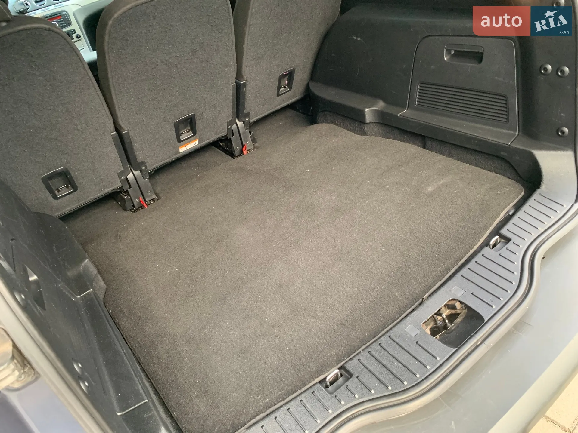 2011 Ford S-MAX - мініатюра 47
