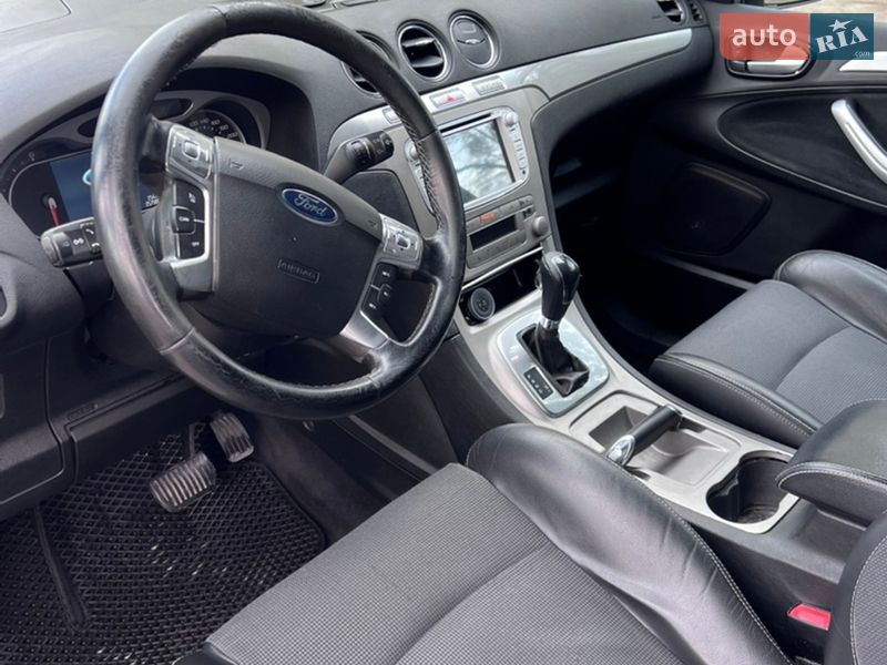 Минивэн Ford S-Max 2008 в Остроге
