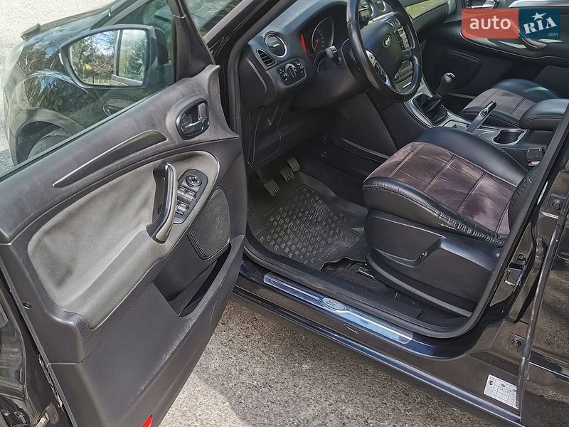 Минивэн Ford S-Max 2006 в Хмельнике