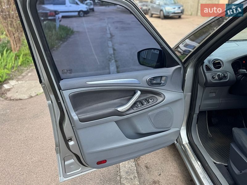 Мінівен Ford S-Max 2006 в Житомирі
