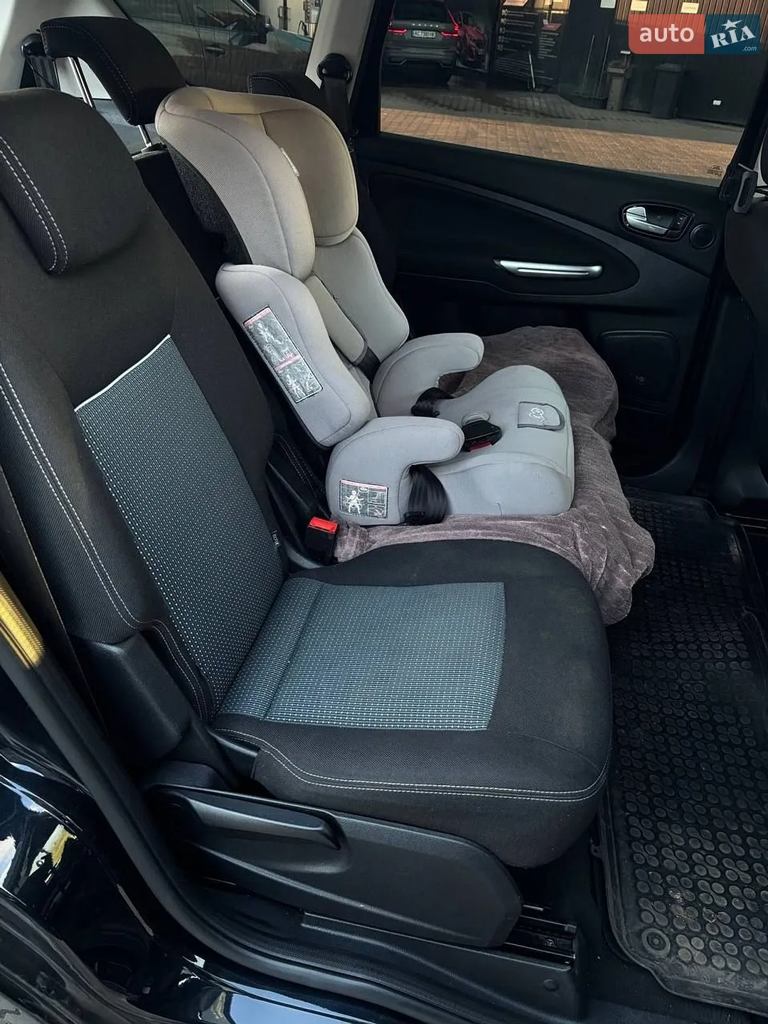2011 Ford S-MAX - мініатюра 12
