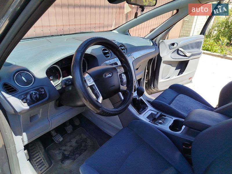 Минивэн Ford S-Max 2008 в Черноморске