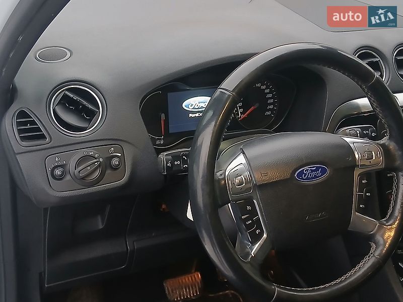 Минивэн Ford S-Max 2013 в Обухове