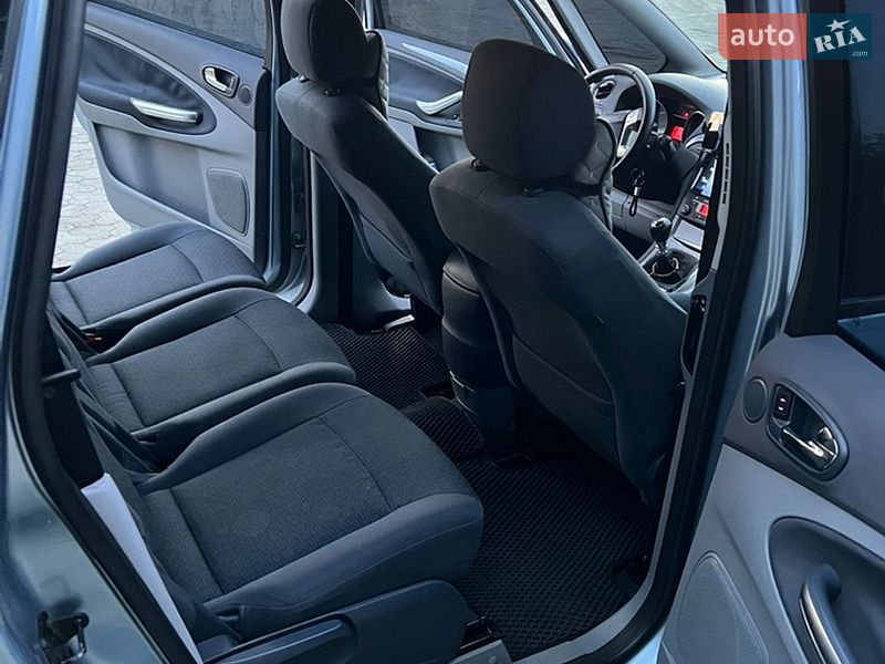 Минивэн Ford S-Max 2008 в Дубно
