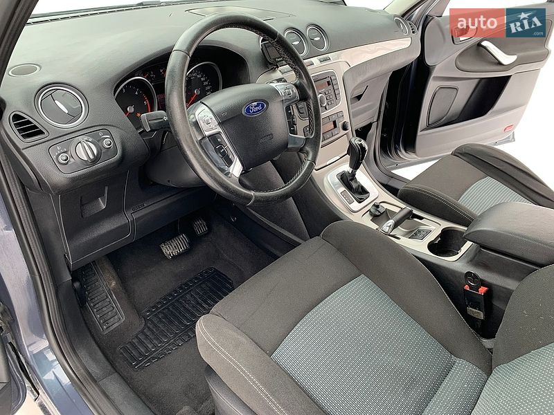 Минивэн Ford S-Max 2011 в Сумах