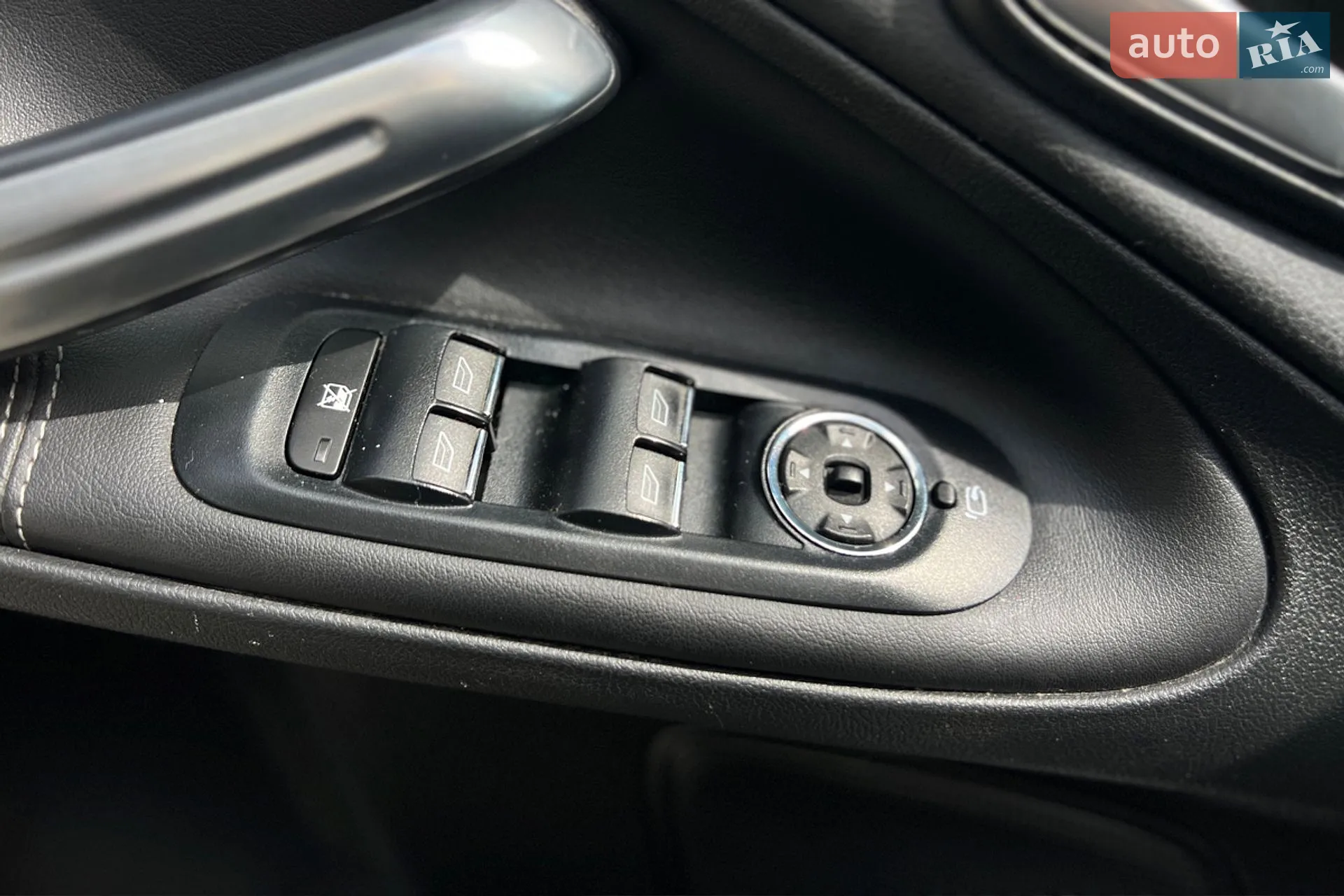 2011 Ford S-MAX - мініатюра 20