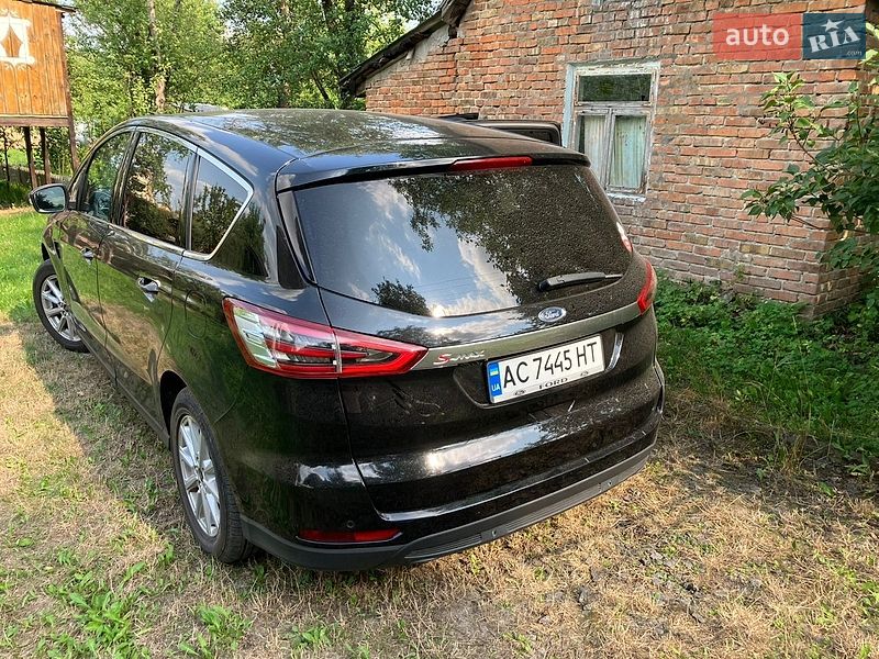 Мінівен Ford S-Max 2015 в Нововолинську