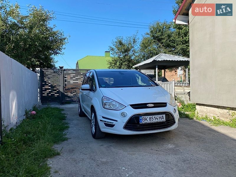 Мінівен Ford S-Max 2010 в Здолбуніві