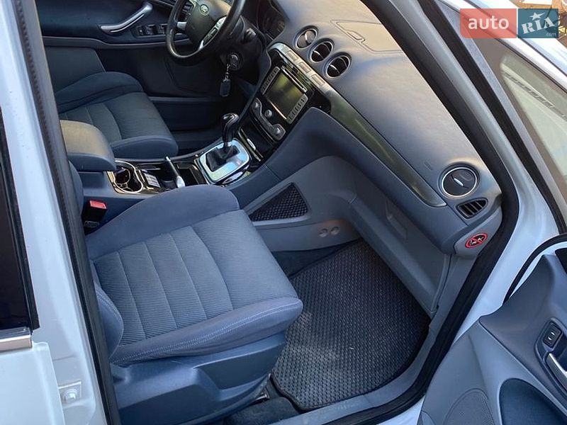 Мінівен Ford S-Max 2010 в Здолбуніві