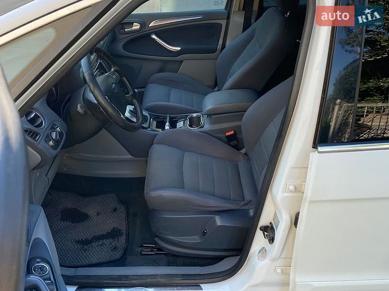 Мінівен Ford S-Max 2010 в Здолбуніві