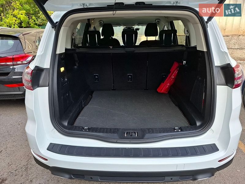 Минивэн Ford S-Max 2016 в Одессе