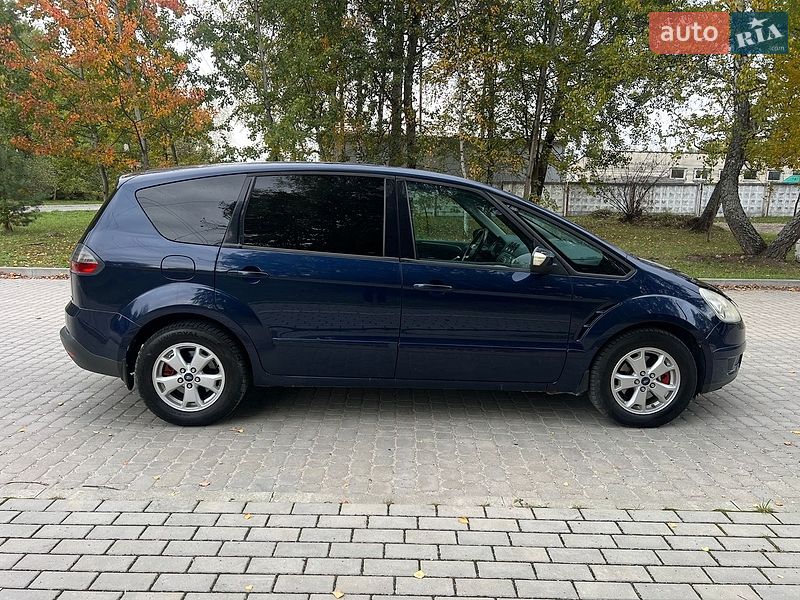Минивэн Ford S-Max 2009 в Новояворовске