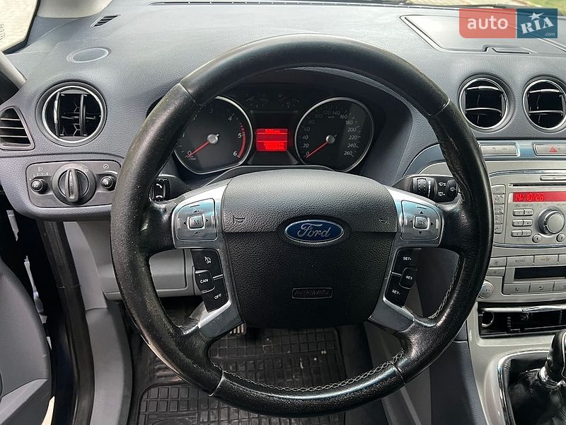 Минивэн Ford S-Max 2009 в Новояворовске