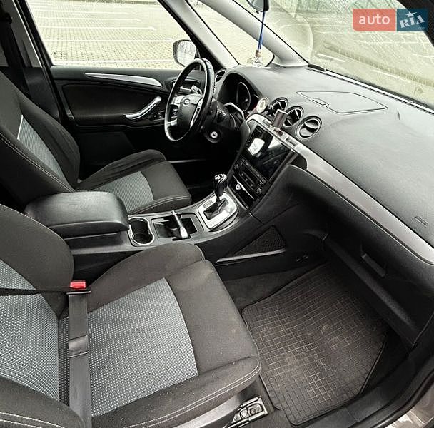 Минивэн Ford S-Max 2013 в Нововолынске
