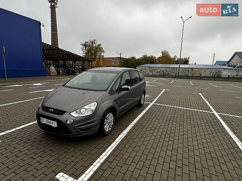 Минивэн Ford S-Max 2013 в Нововолынске