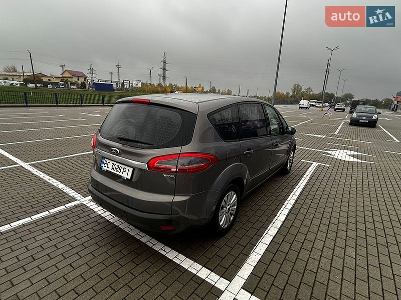 Минивэн Ford S-Max 2013 в Нововолынске