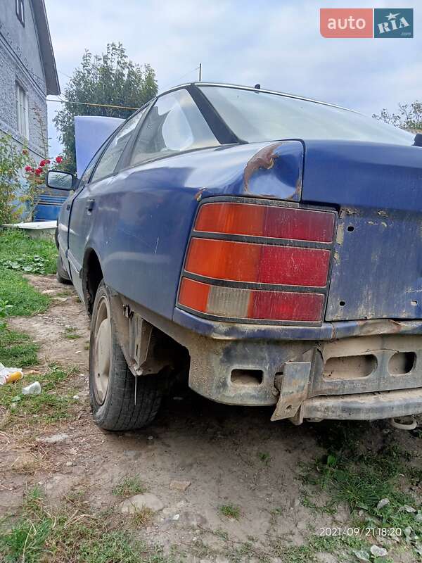 Хэтчбек Ford Scorpio 1986 в Хотине