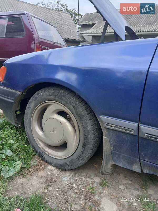Хэтчбек Ford Scorpio 1986 в Хотине