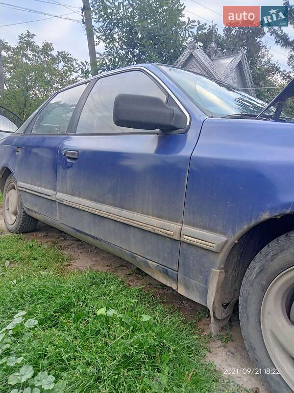 Хэтчбек Ford Scorpio 1986 в Хотине