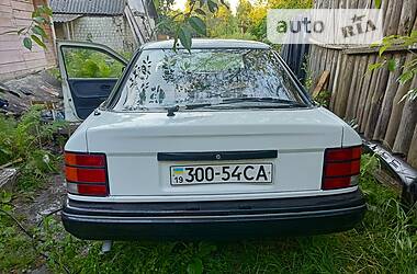 Хэтчбек Ford Scorpio 1985 в Середине-Буде