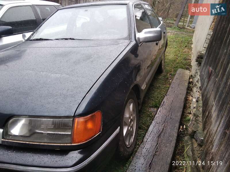 Лифтбек Ford Scorpio 1985 в Воловце