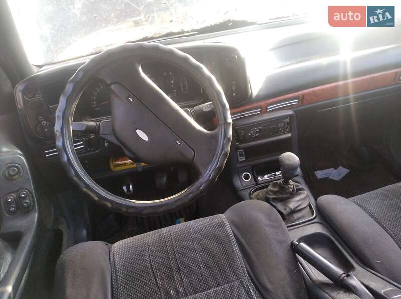Седан Ford Scorpio 1990 в Вільнянську