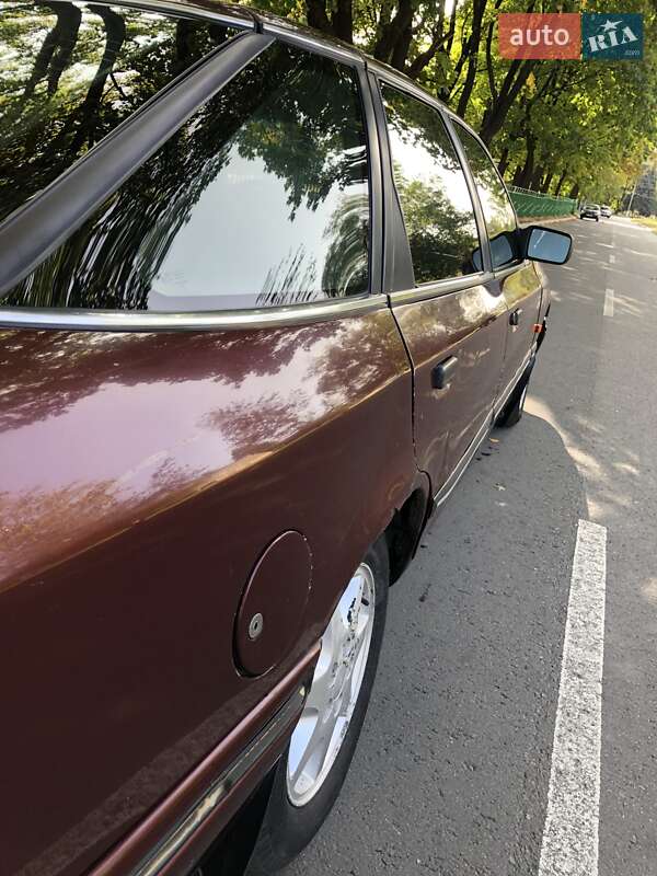 Седан Ford Scorpio 1991 в Першотравенске