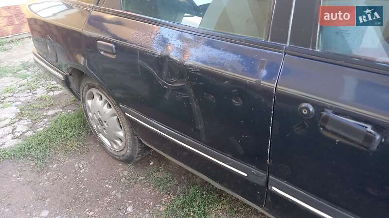 Седан Ford Scorpio 1989 в Новоселиці