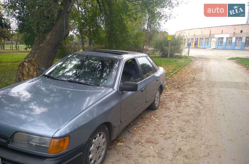 Седан Ford Scorpio 1988 в Сарнах
