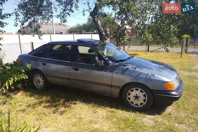 Седан Ford Scorpio 1988 в Сарнах