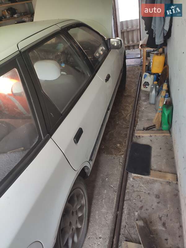 Седан Ford Scorpio 1987 в Кодыме